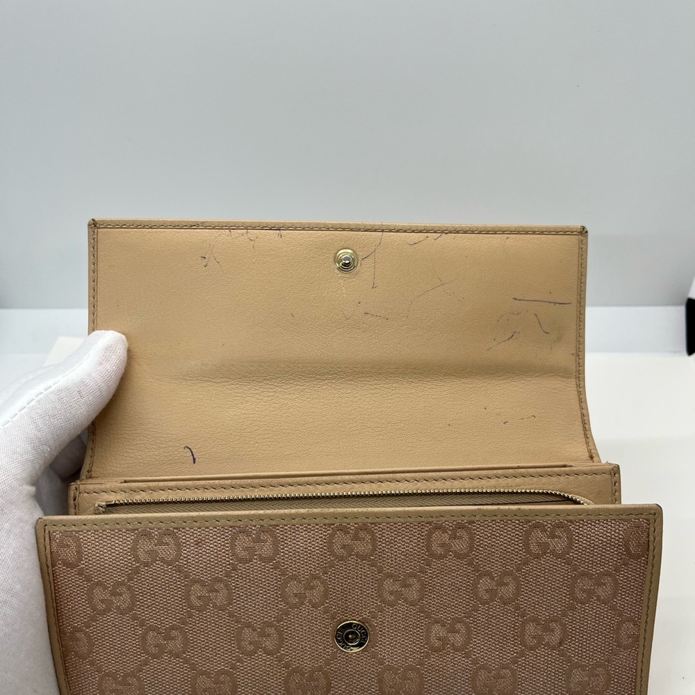 Pre owned Gucci Tan Wallet with Heart Detail - Picture 6 of 7